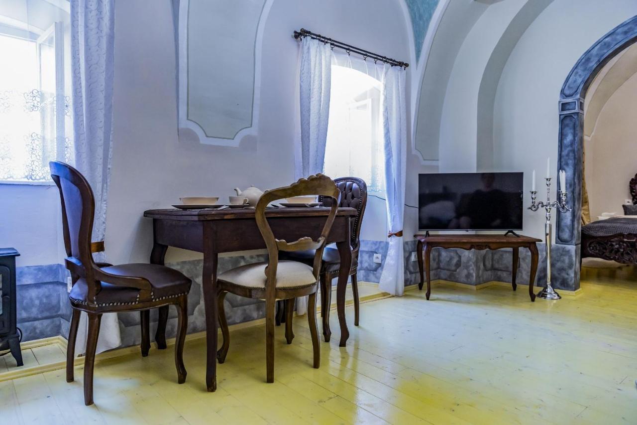 Apartman Charlotte v dome so studňou na streche Banská Štiavnica Esterno foto