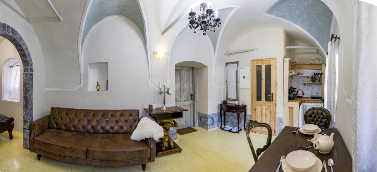 Apartman Charlotte v dome so studňou na streche Banská Štiavnica Esterno foto