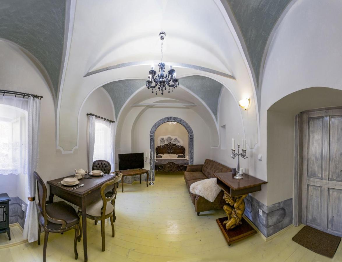 Apartman Charlotte v dome so studňou na streche Banská Štiavnica Esterno foto