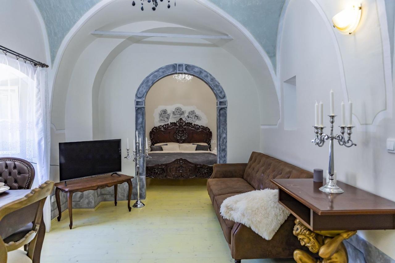 Apartman Charlotte v dome so studňou na streche Banská Štiavnica Esterno foto
