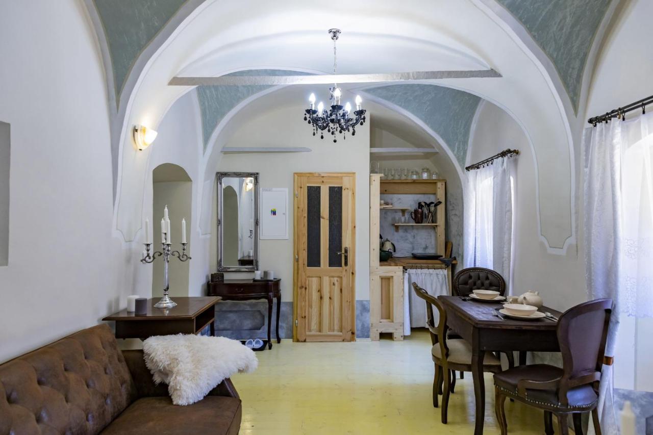 Apartman Charlotte v dome so studňou na streche Banská Štiavnica Esterno foto