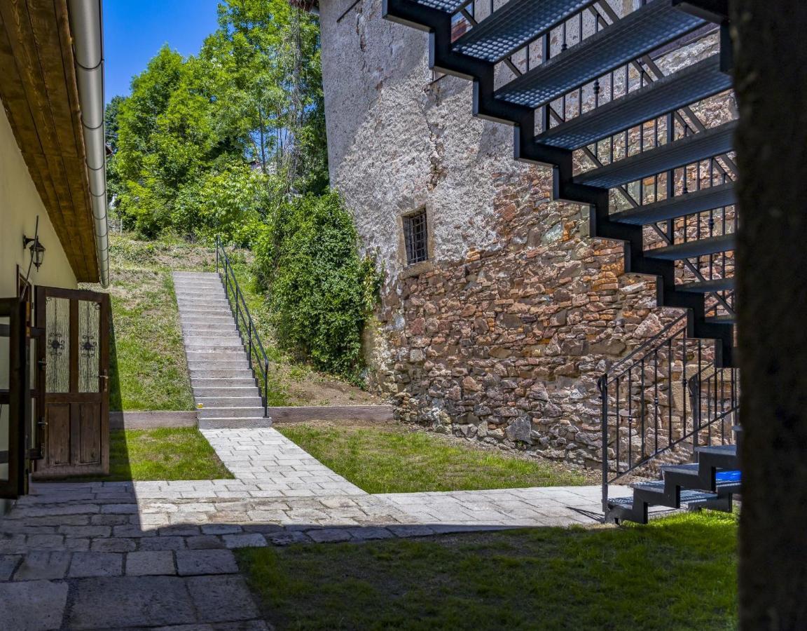 Apartman Charlotte v dome so studňou na streche Banská Štiavnica Esterno foto